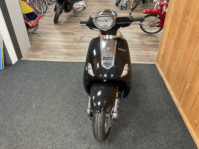 Znen zn125t-f motorscooter - afbeelding 11 van  13