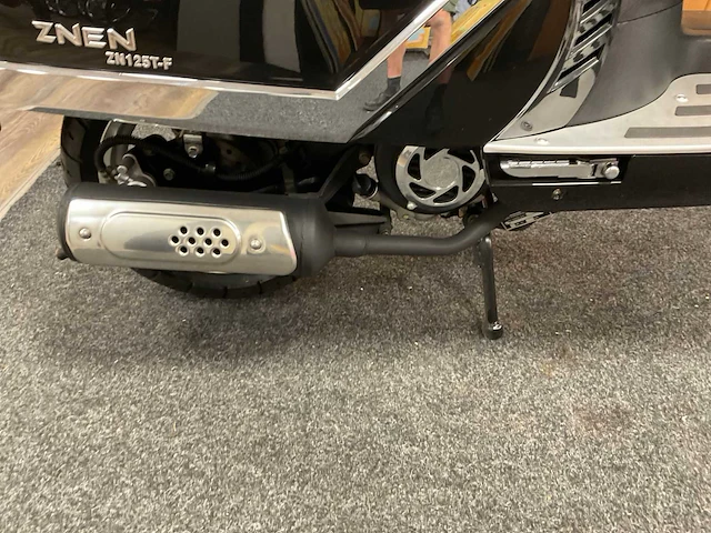 Znen zn125t-f motorscooter - afbeelding 13 van  13