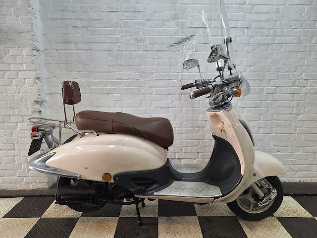 Znen zn50qt-e.25 grande retro 25 km snorscooter 4takt - afbeelding 5 van  7
