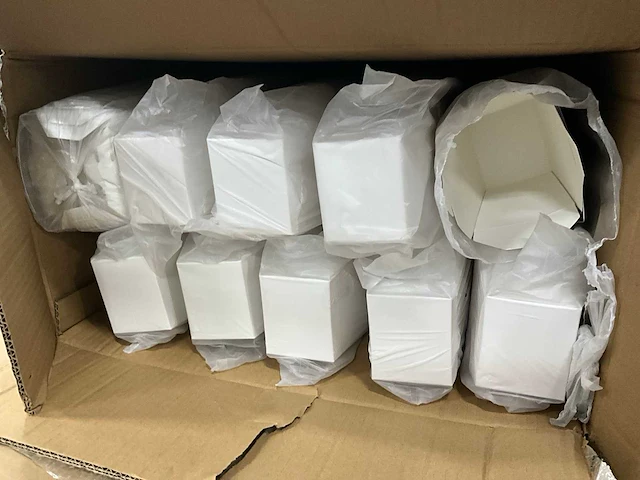 Znp - pallet kartonnen noodles bakjes - afbeelding 5 van  7