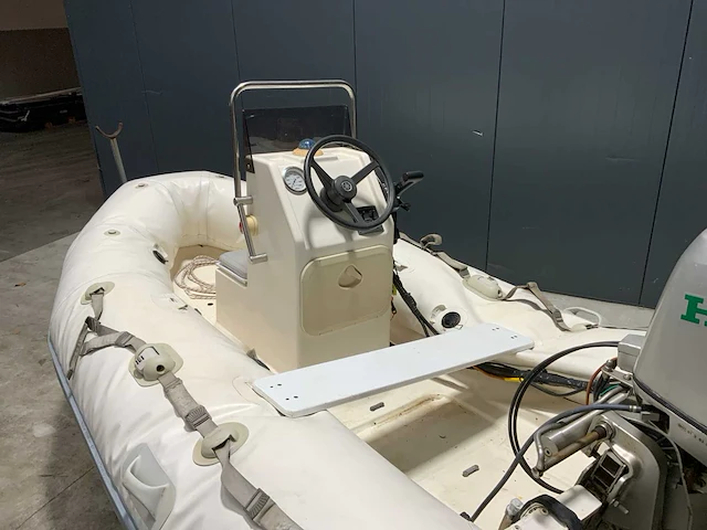 Zodiac rubberboot met aanhanger - afbeelding 8 van  10