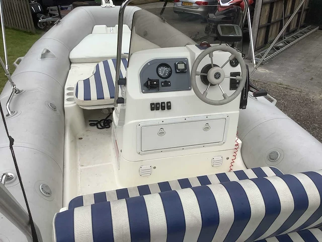 Zodiac speedboot 60pk zeewaardig rib boot - afbeelding 4 van  13