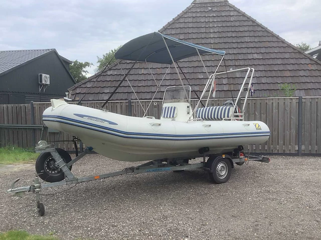 Zodiac speedboot 60pk zeewaardig rib boot - afbeelding 1 van  13