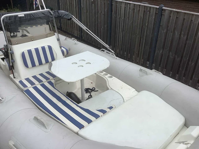 Zodiac speedboot 60pk zeewaardig rib boot - afbeelding 9 van  13