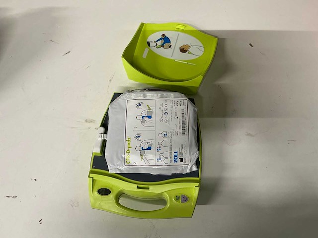 Zoll - aed plus - defibrillator - afbeelding 5 van  6