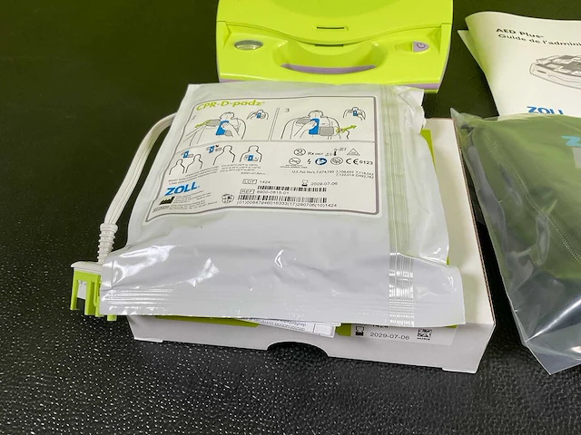 Zoll - aed plus ps-serie - defibrillator - 2023 (2x) - afbeelding 3 van  7