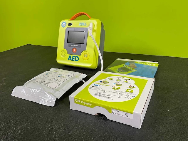 Zoll - aed3 - defibrillator - 2021 (3x) - afbeelding 1 van  9