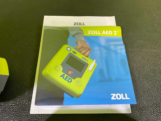 Zoll - aed3 - defibrillator - 2021 (3x) - afbeelding 7 van  9