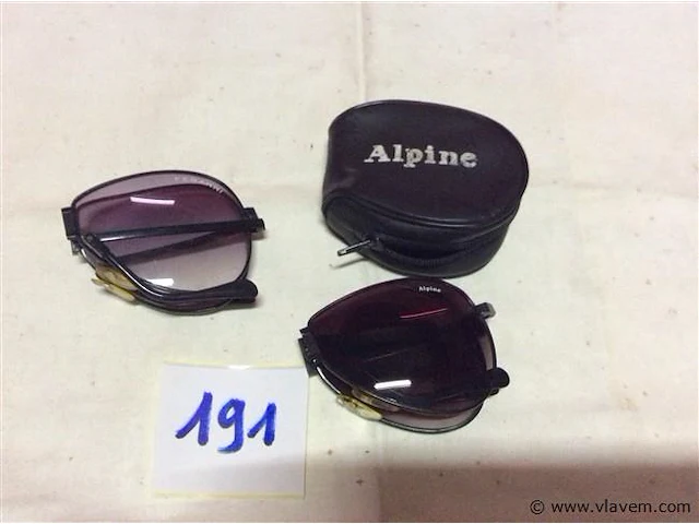 Zonnebril 2 stuks alpine en ferrari - afbeelding 1 van  3