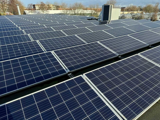 Zonnepaneel installatie (69300wp) - afbeelding 15 van  37