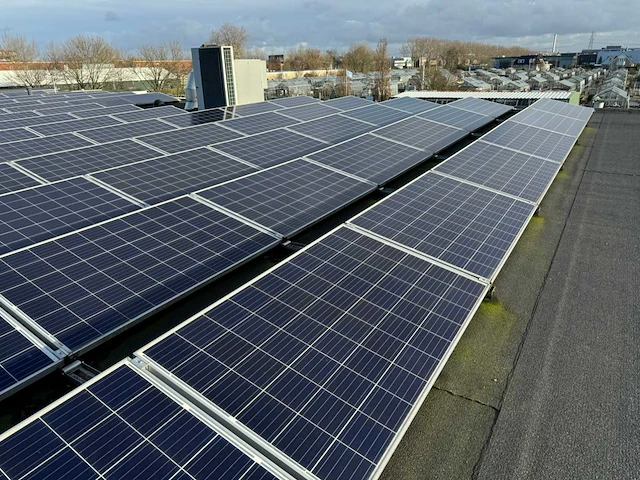 Zonnepaneel installatie (69300wp) - afbeelding 16 van  37