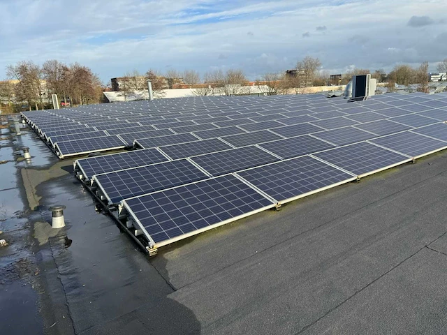 Zonnepaneel installatie (69300wp) - afbeelding 2 van  37