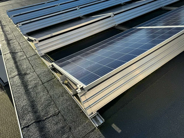 Zonnepaneel installatie (69300wp) - afbeelding 9 van  37