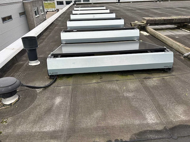 Zonnepanelen en omvorver - afbeelding 6 van  9