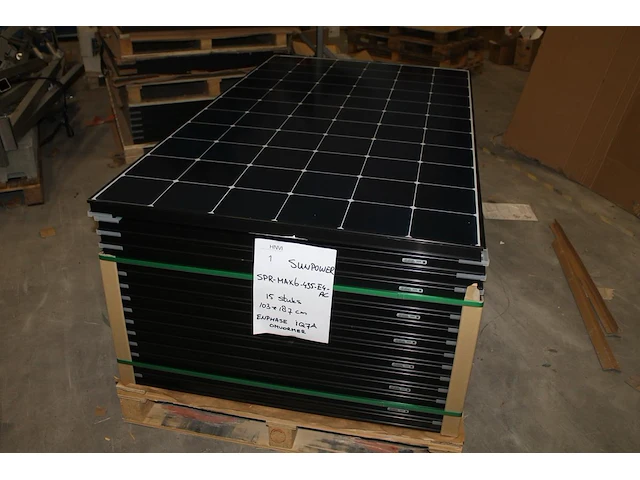 Zonnepanelen sunpower spr-max6-435-e4-ac. 15 stuks voorzien van omvormer enphase iq7a. afmeting 103 x187 cm. - afbeelding 1 van  7