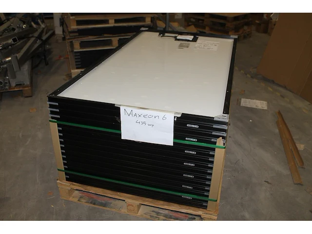 Zonnepanelen sunpower spr-max6-435-e4-ac. 15 stuks voorzien van omvormer enphase iq7a. afmeting 103 x187 cm. - afbeelding 4 van  7