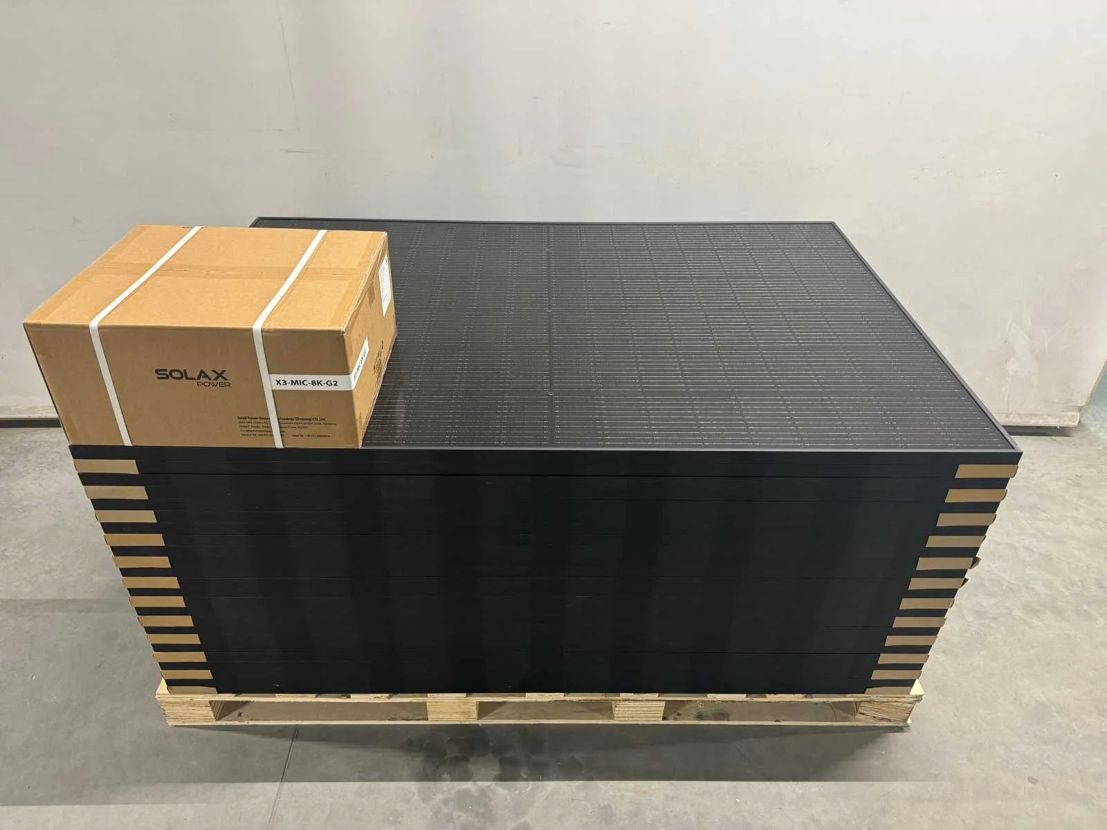 Zonnepanelen(set), omvormers, thuisbatterijen en diversen
