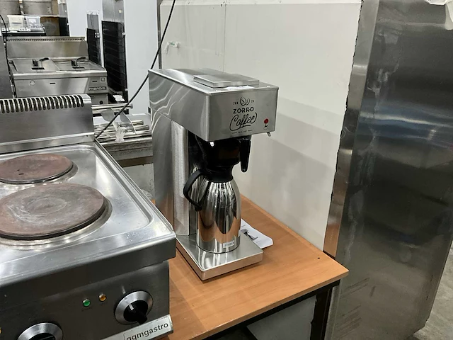 Zorro zkm 26 koffiemachine met thermoskan - afbeelding 1 van  4