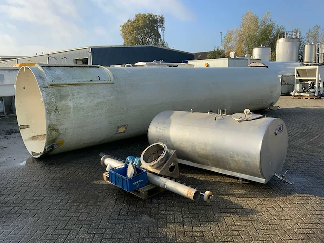 Zout silo rvs tank met schroef - afbeelding 1 van  9