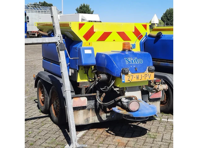 Zoutstrooier op aanhanger, nido, stratos b11l-18 awcln-350, cd-orm-2125, 2012 - afbeelding 9 van  21