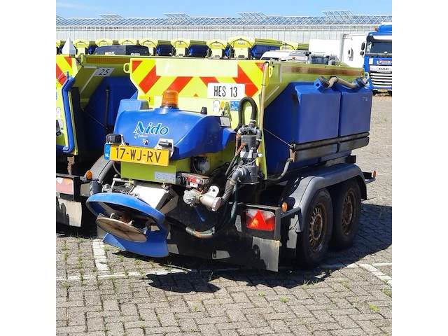 Zoutstrooier op aanhanger nido, stratos b11l-18 awcln-350 cs, cd-orm-2133, bouwjaar 2012 - afbeelding 2 van  27