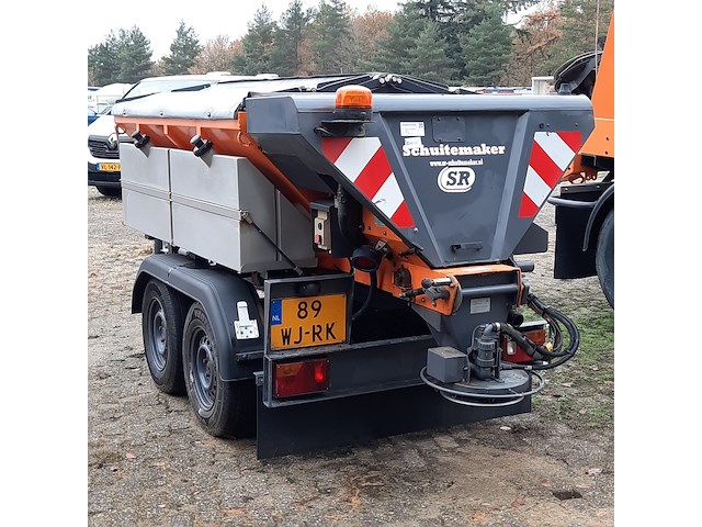 Zoutstrooier op aanhanger, schuitemaker, epoke s2400 ts, cd-orm-4040, 2012 - afbeelding 10 van  18