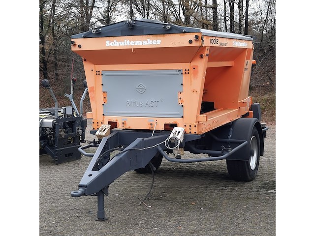 Zoutstrooier op aanhanger , schuitemaker, sw3800 epoke sirius ast 3,5m2, cd-orm-4232, 2011 - afbeelding 1 van  18