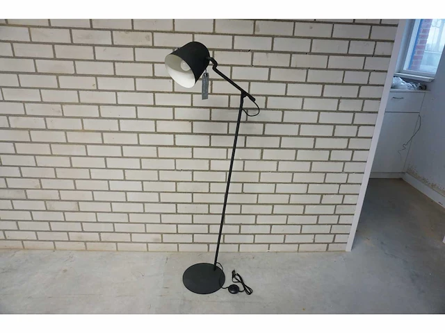 Zuiver - lau all black - vloerlamp - afbeelding 1 van  6