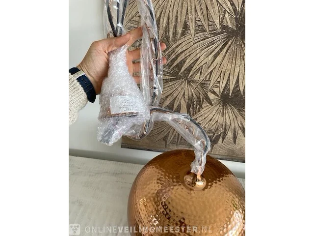 Zuiver hammered round copper hanglamp met zwart snoer zuiver, hammered round, koper - afbeelding 7 van  8