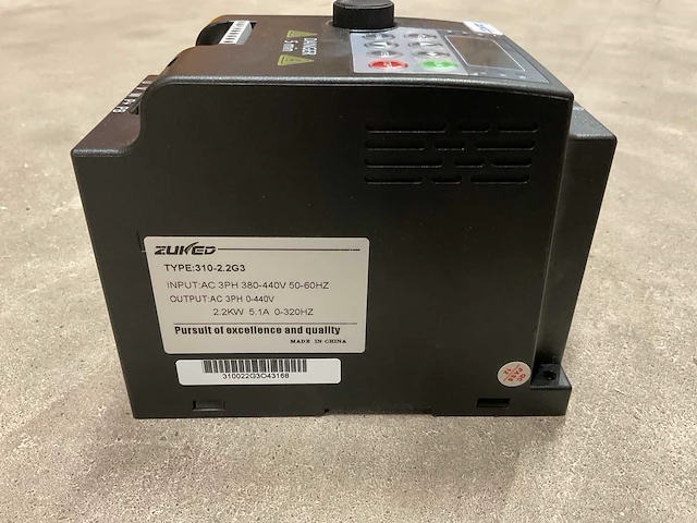 Zuked 2.2kw 310-2.2g3 omvormer (2x) - afbeelding 2 van  2
