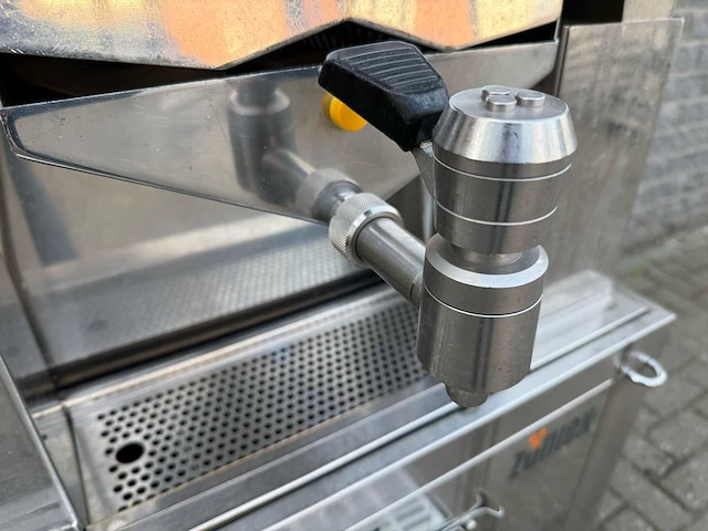 Zumex - speed self-service - overige fruit- en groenteverwerking / sinaasappelpers - afbeelding 5 van  6