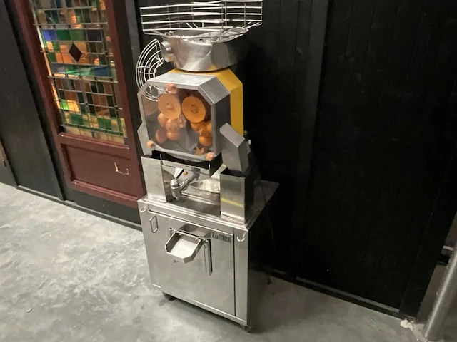 Zumex - speed self-service - sinaasappelpers - afbeelding 1 van  6