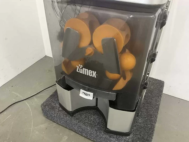 Zumex - versatile pro - selfservice sinaasappelpers - afbeelding 5 van  10