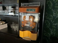 Zumex 200 d sinaasappelpers - afbeelding 2 van  9