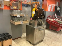 Zumex podium sinaasappelpersmachine - afbeelding 1 van  17