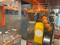 Zumex podium sinaasappelpersmachine - afbeelding 11 van  17