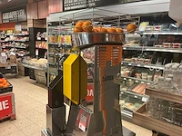 Zumex podium sinaasappelpersmachine - afbeelding 13 van  17
