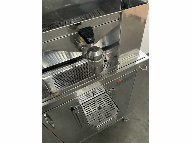 Zumex z-speed self service sinaasappelpersmachine - afbeelding 4 van  15