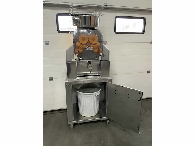 Zumex z-speed self service sinaasappelpersmachine - afbeelding 5 van  15