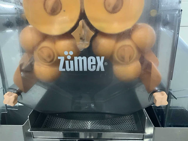 Zumex z-speed self service sinaasappelpersmachine - afbeelding 6 van  15