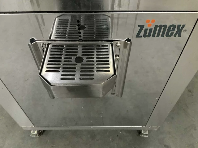 Zumex z-speed self service sinaasappelpersmachine - afbeelding 7 van  15
