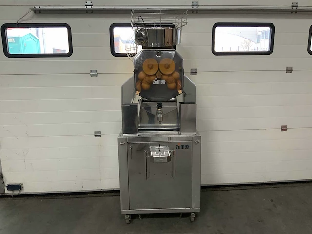 Zumex z-speed self service sinaasappelpersmachine - afbeelding 10 van  15