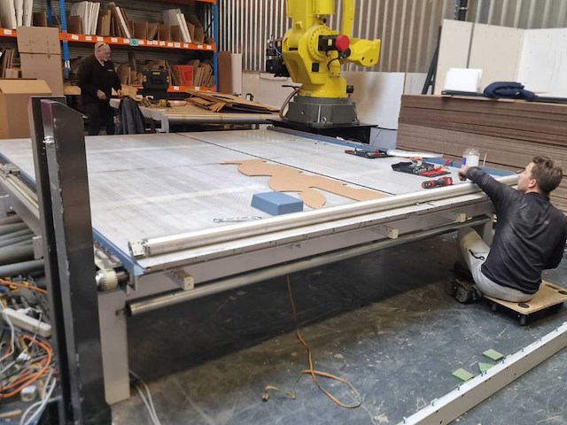 Zund - 2008 - 2xl3000cv - cnc-snijmachine - afbeelding 18 van  49