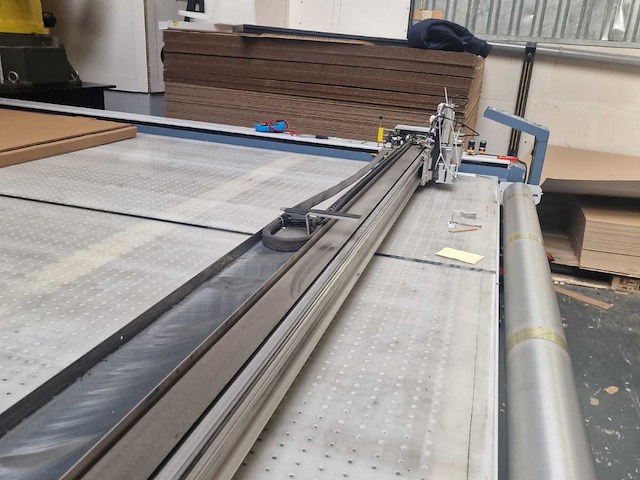 Zund - 2008 - 2xl3000cv - cnc-snijmachine - afbeelding 23 van  49