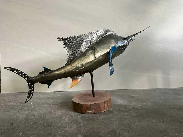 Zwaardvis sculptuur - afbeelding 4 van  5