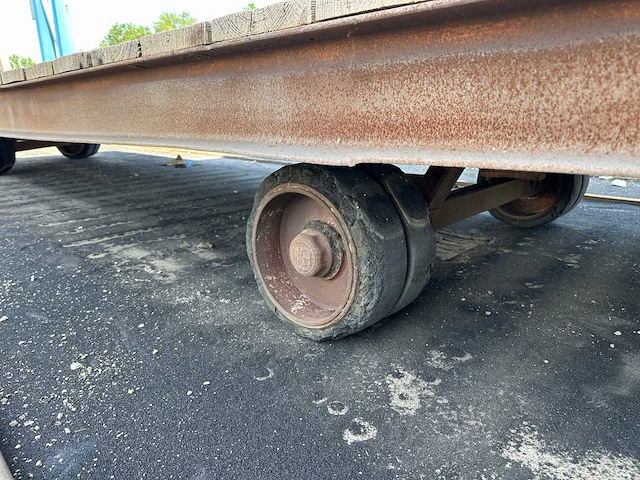 Zwaarlastwagen - afbeelding 2 van  11