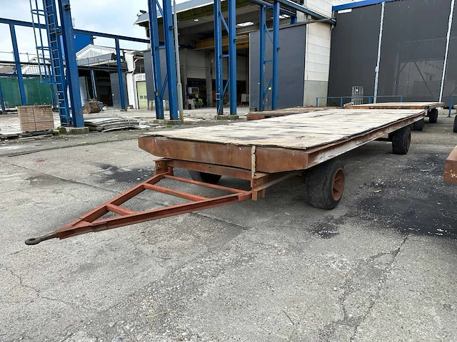 Zwaarlastwagen - afbeelding 1 van  6