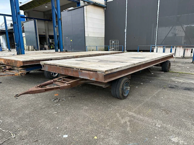 Zwaarlastwagen - afbeelding 1 van  8