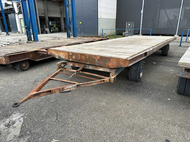 Zwaarlastwagen - afbeelding 1 van  7