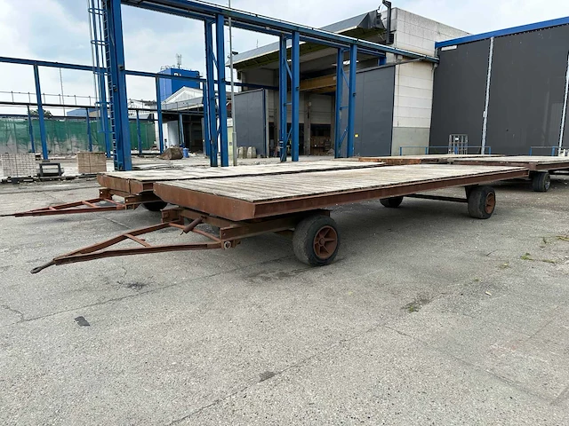 Zwaarlastwagen - afbeelding 1 van  8